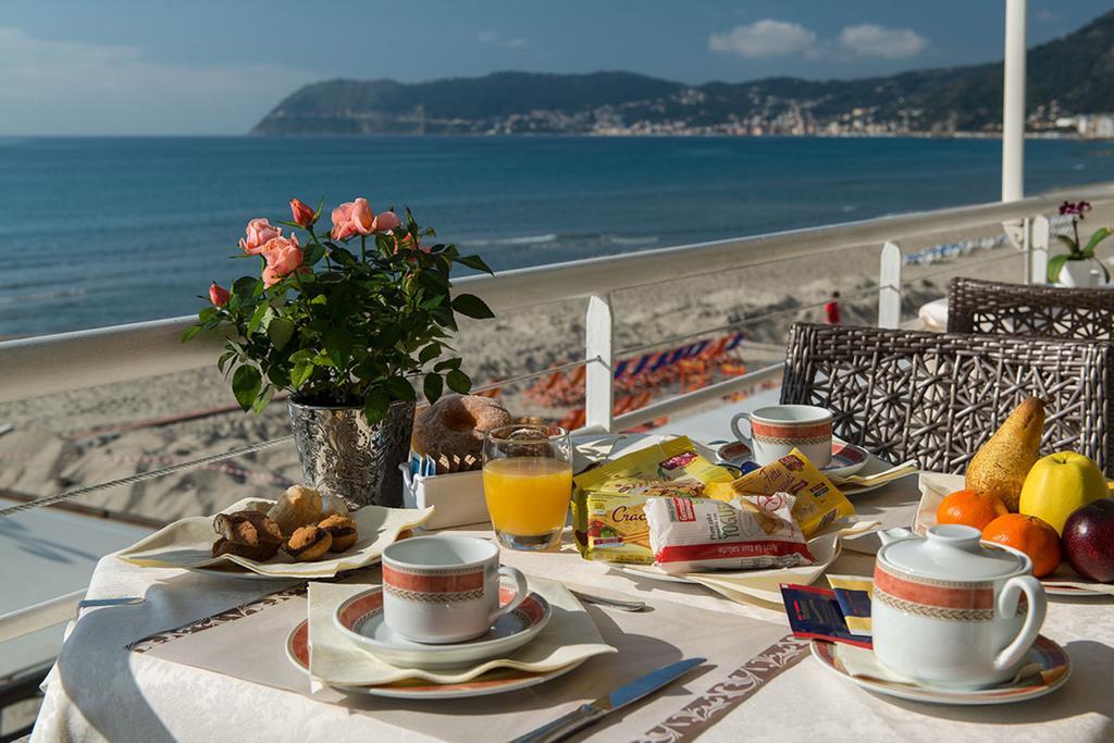 Hotel Regina Alassio Zewnętrze zdjęcie